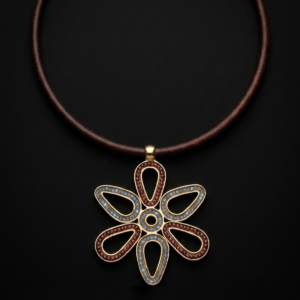 Collana "Helios" granati, labradorite, argento 925/100 dorato